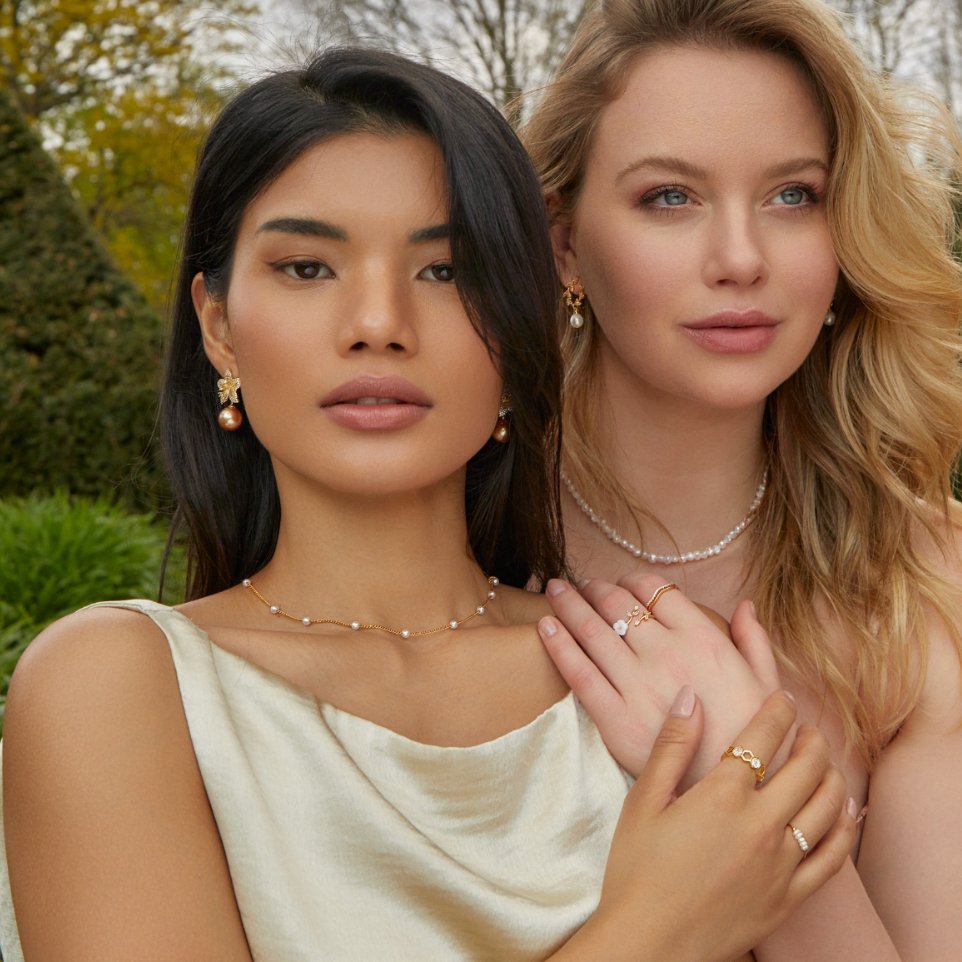 Collier en perles dorées Reine